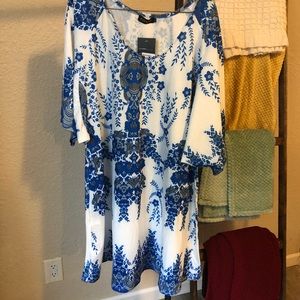 Blue and white pattern tunic